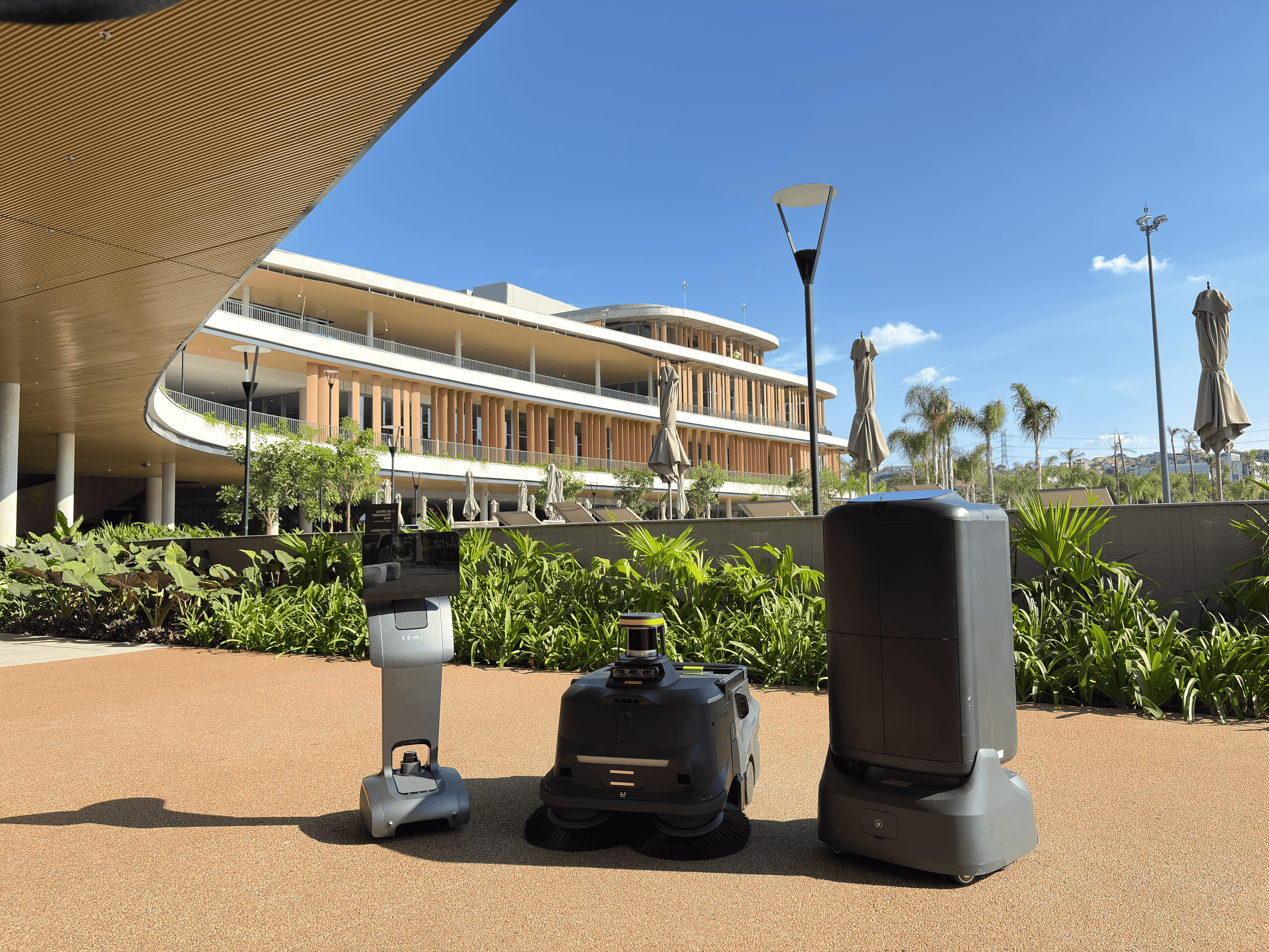 Beyond The Club: Limpeza e Concierge